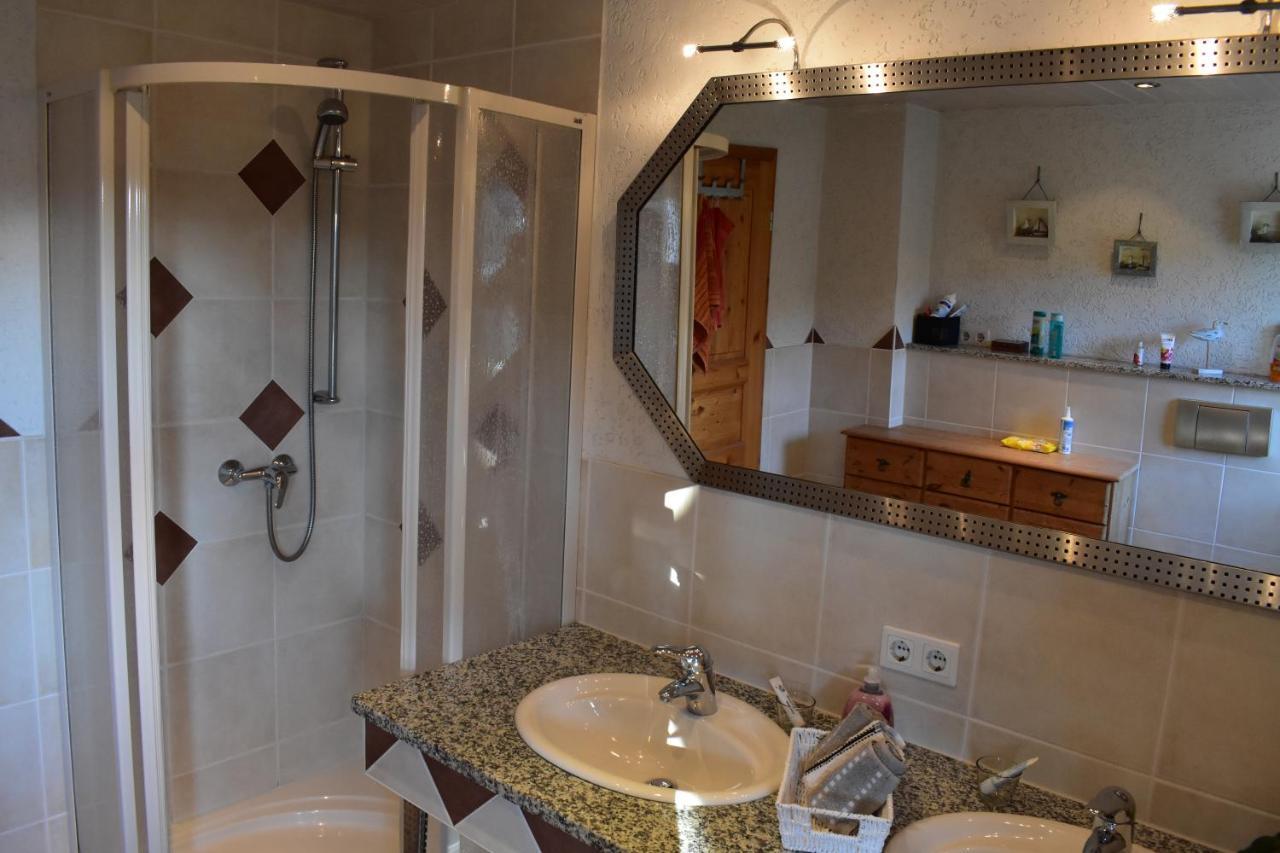 Zimmer Baerbel Forbau Luaran gambar